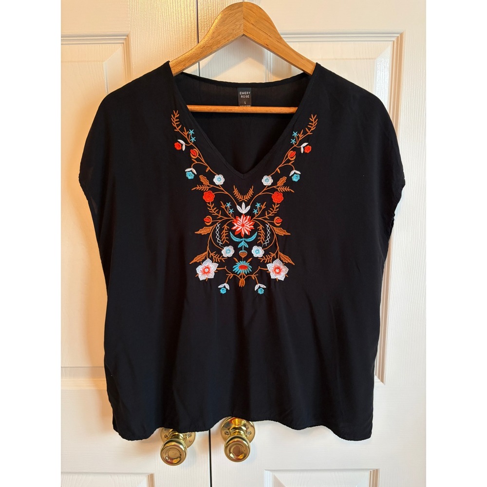 Emery Rose Black Floral Embroidered V-Neck Blouse Short Sleeve Viscose Top L